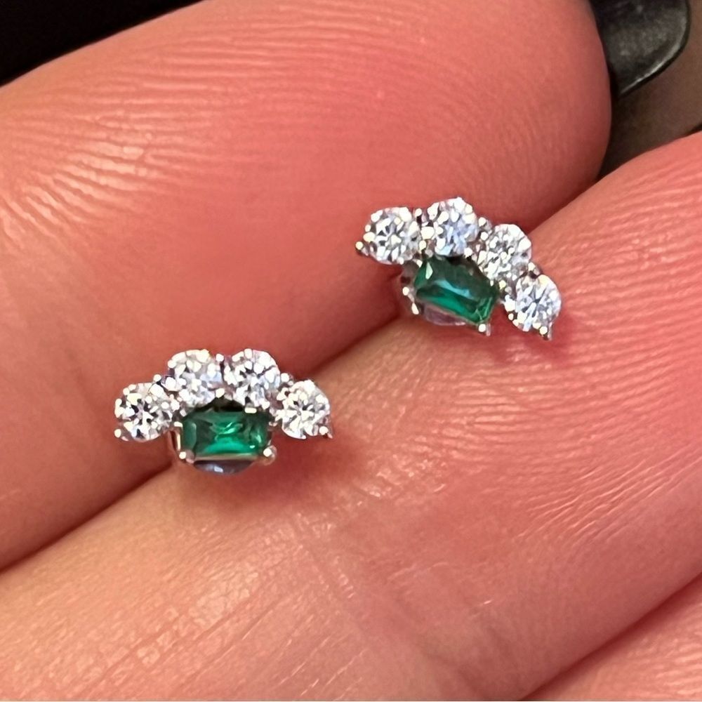 💎2/$30💎 Dainty Sterling Silver Green And White Cubic Zirconia Stud Earrings